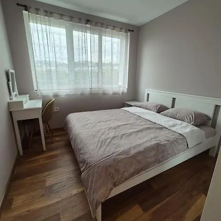 Апартамент У Дома Apartament